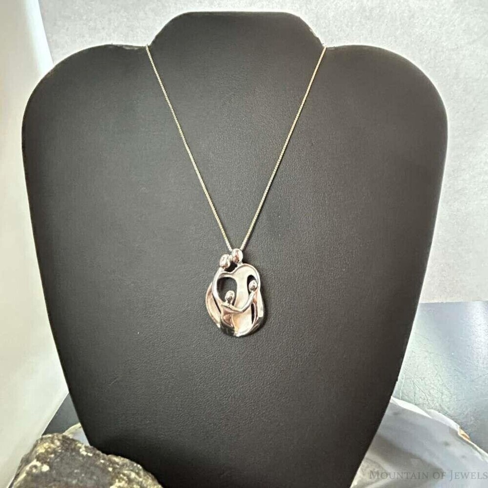 Carolyn Pollack Sterling Silver Loving Family of 4 Pendant Necklace For Women
